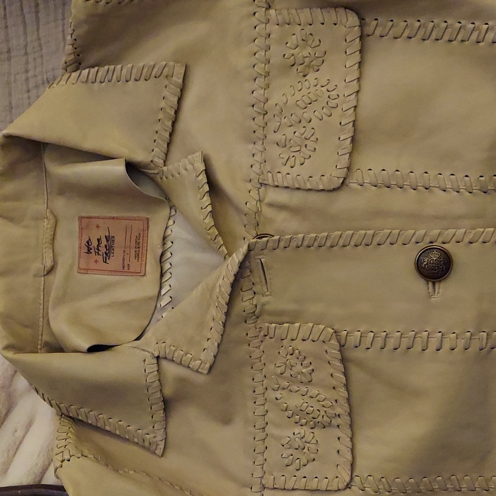 Women's Tan Jacket - Picture 4 of 7
